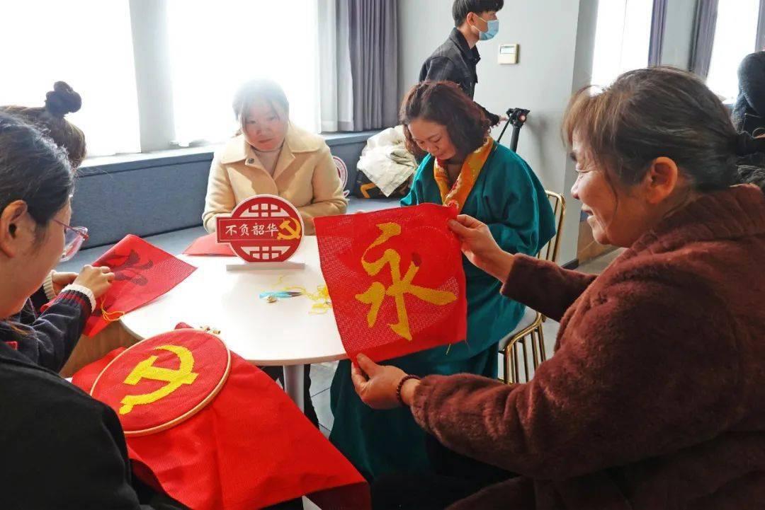 红色盒子小人